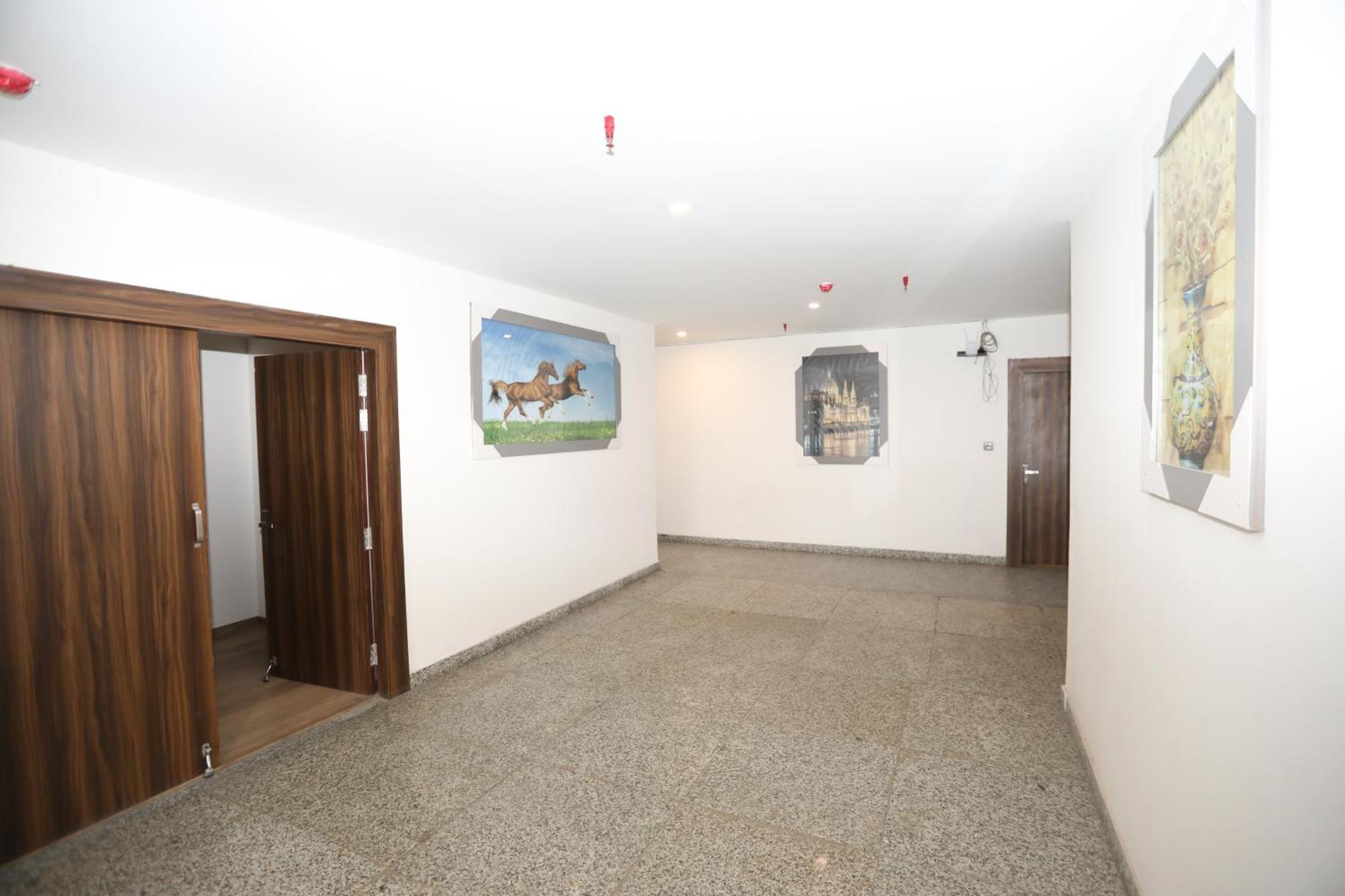 Hotel Noida Grand Sec 58 エクステリア 写真