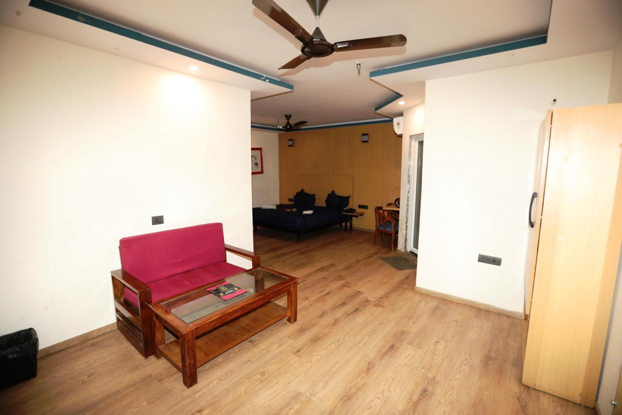 Hotel Noida Grand Sec 58 エクステリア 写真