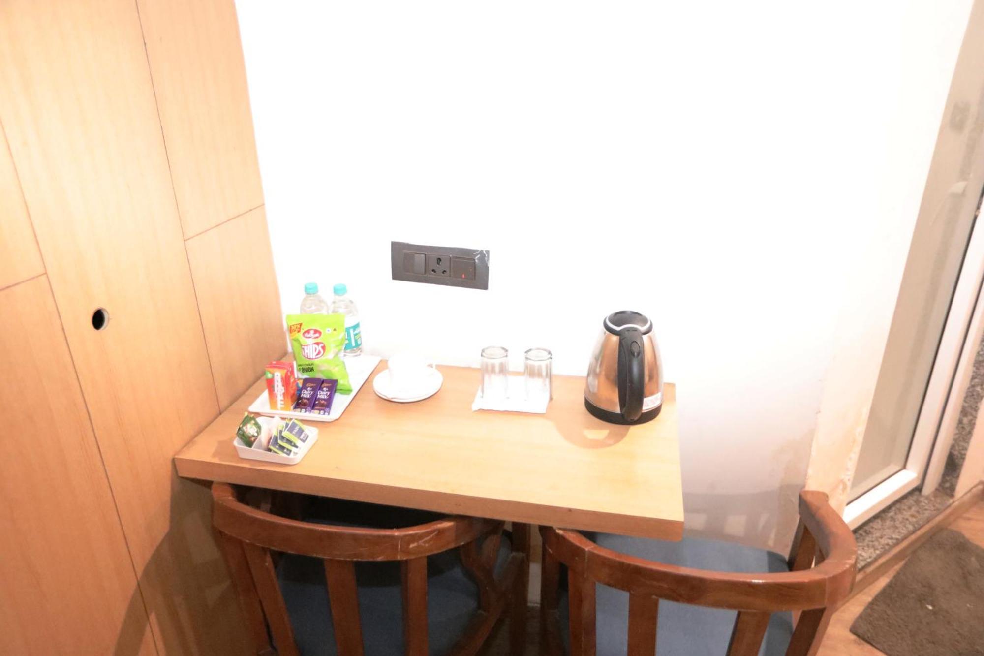 Hotel Noida Grand Sec 58 エクステリア 写真
